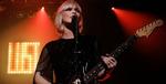 Sharin Foo i forgrunden for The Raveonettes på Vega. 