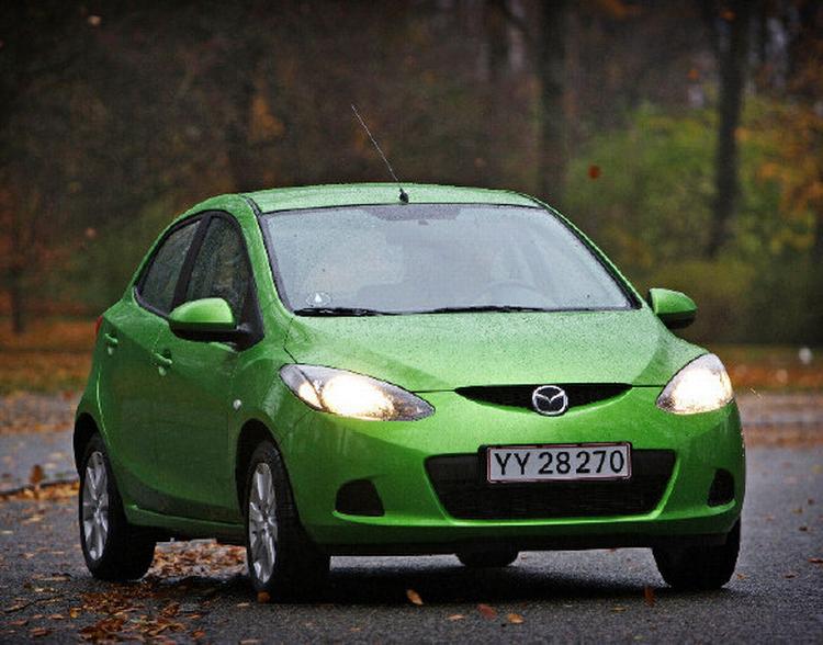 Mazda 2 viser, hvordan en minibil skal skæres. Det var derfor med god grund, at den blev kåret til Årets Bil i Danmark 2008 for nogle måneder siden. 
