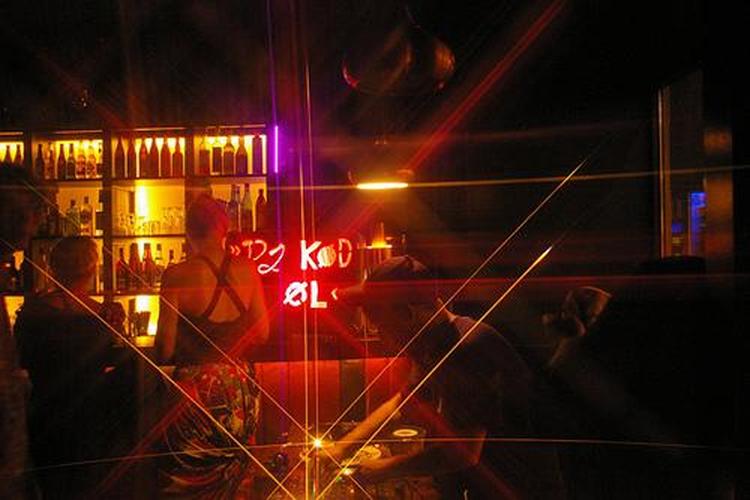 Dunkel Bar afholder lanceringshygge for det nye undergrunds-website udnu.dk torsdag 13. december klokken 21. 
