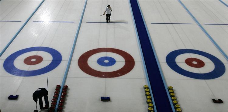 Medaljerne ved EM giver Danmark adgang til næste års VM i curling for både mænd og kvinder. 