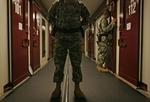 Cellerne i den topsikrede afdeling Camp 5 i Guantanamo tilses hvert andet minut døgnet rundt. 