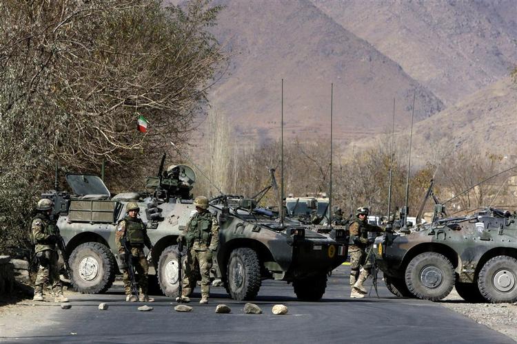 Den internationale ISAF-styrke, der består af soldater fra NATO-landene, har store problemer med at bekæmpe Taleban-militsen. Nu siger forsvarsminister Søren Gade, at der skal afghanske løsninger til at løse Afghanistans problemer. 