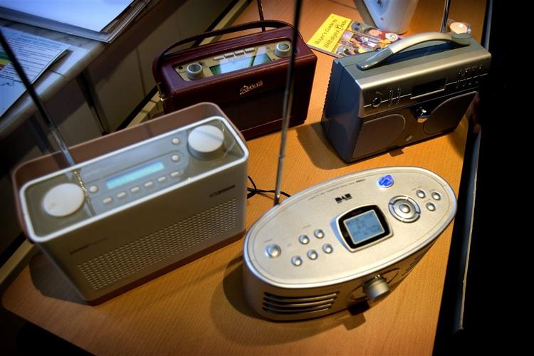Digitale DAB-radioer solgte dårligt i starten, men nu bliver de brugt af hver tredje dansker. Og lytterne er glade for de digitale nonstop-kanaler. 