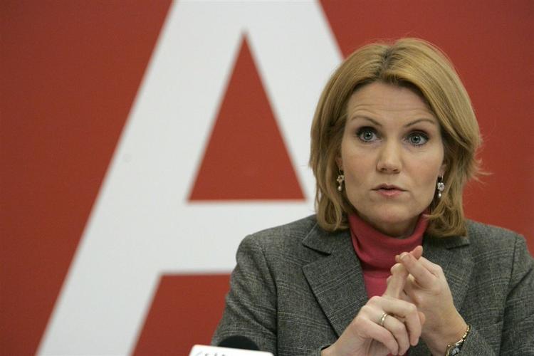Traktattekster kan aldrig nogensinde blive folkelige, forklarer Helle Thorning-Schmidt. 