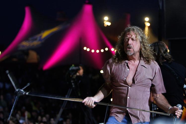 Led Zeppelin-forsangeren Robert Plant har gang i solokarrieren. Billedet er fra en koncert i Schweiz i juli i år. 