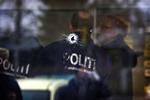 Politiet er massivt til stede i ved bebyggelsen Tåstrupgaard efter flere skyderier i området. Dette foto er fra en skudepisode sidste år. 