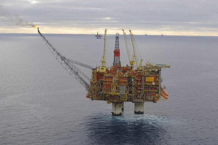 Olieudslippet på 3.840 kubikmeter råolie skete, da en rørledning imellem en lastebøje og et tankskib sprang læk ved Statfjord Alpha-platformen i Nordsøen. 