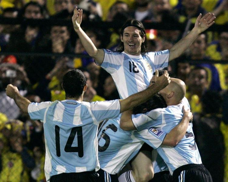 Messi og hans argentinske landholdskolleger kan juble over at være verdens bedste landshold. 