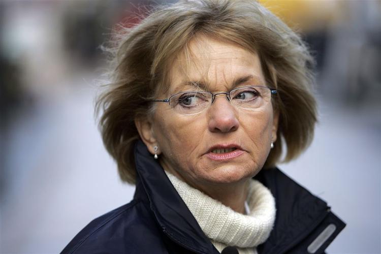 Pia Kjærsgaard skriver i sit nyhedsbrev, at Socialdemokraterne er respektløse over for ofre for 'bandeterror'. 