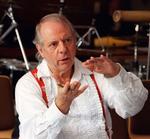 Karlheinz Stockhausens centrale vokalværk fra 1960'erne 'Stimmung' er indspillet smukt af Paul Hillier og hans danskbaserede Theatre of Voices. 