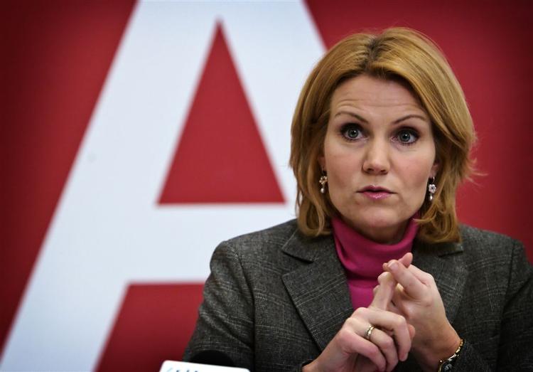 Socialdemokraternes leder, Helle Thorning-Schmidt er tilfreds med regeringens lønløft til de offentligt ansatte. 