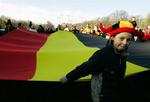 Det har hidtil været umuligt at danne en regering i Belgien, fordi landets politiske del er delt op i vallonske og flamske partier, som forsøger at trække landet i hver sin retning. Men i nat lykkedes det. 