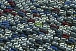 Hundredvis af nye Chryslerbiler venter på at finde en ejer. Fra 2020 skal alle biler i USA køre mindst 15 kilometer per liter benzin. 