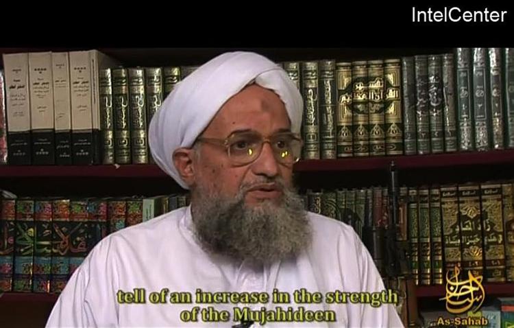 Ayman al-Zawahri ses her i en video, der blev udsent 17. december. Nu opfordrer han journalister til at sende spørgsmål, som han så vil besvare. 