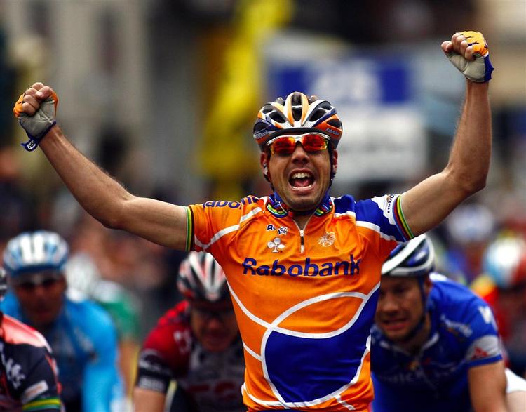 Spanieren Oscar Freire vandt udgave nummer 100 af forårsbebuderen Milano-Sanremo i 2007. 