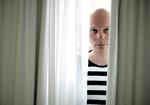 Instruktøren Ragnar Bragason har instrueret filmen 'Forældre', der torsdag kan opleves på Nordatlantens Brygge. Efter forestillingen er det muligt at diskutere filmen med ham. 