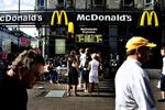 De 80 McDonald's-medarbejdere i filialen på Amagertorv forflyttes efter nytår. 