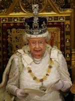 Den britiske dronning Elizabeth II lægger sin årlige juletale på Youtube for at ramme den unge målgruppe. 