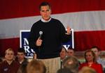 Mitt Romneys lederevner får også dumpekarakter i Condord Monitors leder. Romney kommer fra en branche, hvor »smarte, hurtige specialister ofte råder virksomheder om, hvordan de genopfinder sig selv«, og det er hvad Romney har gjort med sig selv, mener avisen.  Billedet er fra et vælgermøde i Peterborough, New Hampshire, 23. december. 