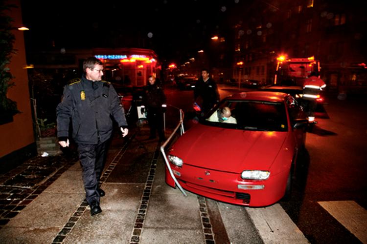 Efter knivdramaet forsøgte en 22-årig mand at flygte fra gerningsstedet. 