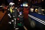 Politiet fjerner unge fra en besat skole på H. C. Ørstedsvej. 