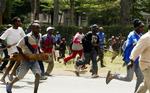 Vrede demonstranter er gået på gaden i Kenya af frygt for svindel med resultatet fra præsidentvalget. 