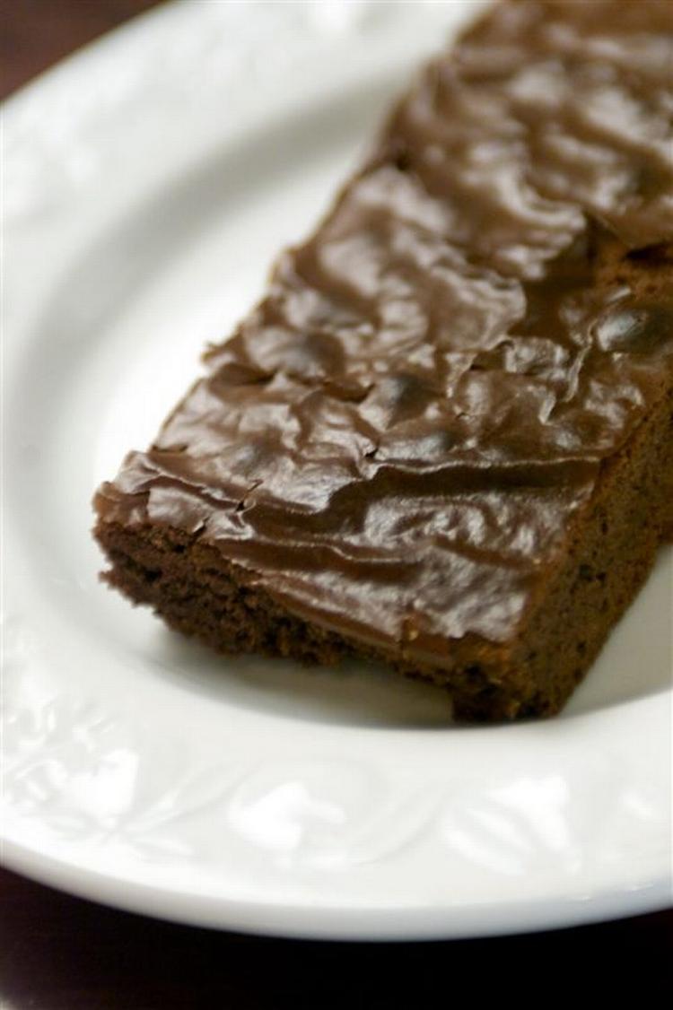 Indrømmet - dette er en dansk bagt brownie, for der var ikke en amerikansk 'fudge' på billedlageret. 