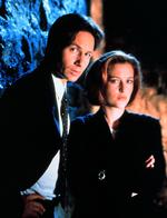 David Duchovny og Gillian Anderson vender tilbage som de to FBI-agenter, der forsker i det overnaturlige. 