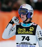 17-årige Gregor Schlierenzauer vandt den traditionelle skihopkonkurrence i Garmisch Partenkirchen. Dén konkurrence, som Danmarks Radio for første gang i årevis ikke transmitterede på grund af besparelser. 