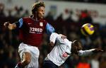 Martin Laursen, der ellers er en bundsolid forsvarsspiller hos Aston Villa, har også vist sig som meget målfarlig. Således også i dag, hvor han scorede sejrsmålet mod Tottenham. 