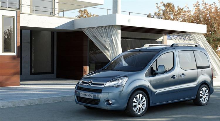 Citroën Berlingo - her som personvogn - har fået en front i stil med de øvrige familiemedlemmer. 