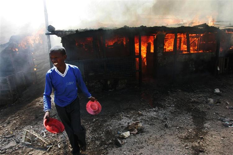 Brændende bygning i hovedstaden i Kenya, Nairobi. 