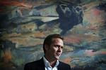 Ny Alliances Anders Samuelsen roser sin partifælle Lars Kolind for at »tænke nyt og skævt«, og han krediterer Kolinds tanker om 40 procent skat på Fyn. 