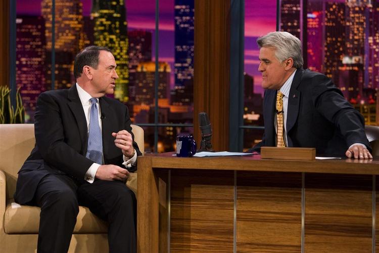 Mike Huckabee i Jay Leno, hvor han blandt andet lavede sjov ned sin slankekur. 