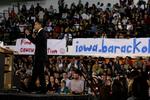 Barack Obama ligger lunt i svinget forud for dagens valg i Iowa. Kandidaten findes på vælgermøder, hvor medlemmer af partiet udpeger deres foretrukne præsidentkandidat. 
