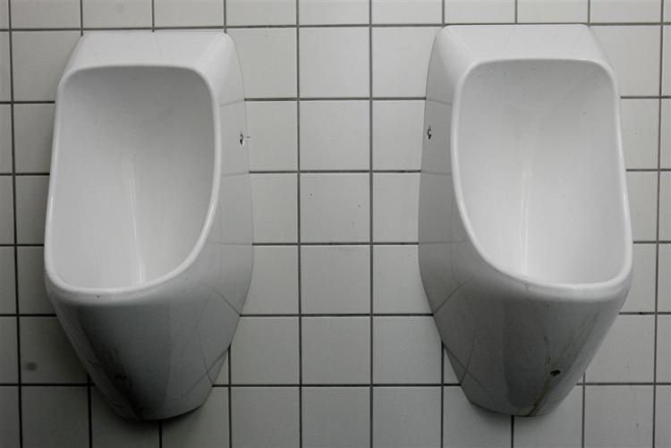 I maj 2006 lukkede 17 af Københavns offentlige toiletter. Nu er der 19 nye af slagsen i sigte. 