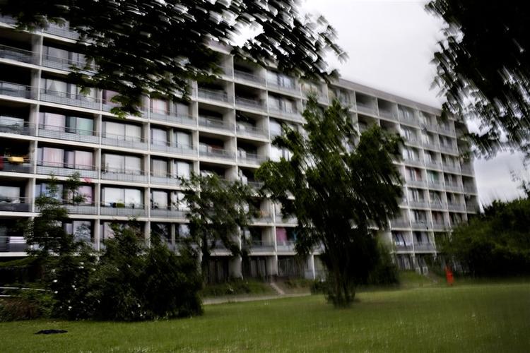 Gellerupparken i Århus har været ramme for flere spektakulære udsmidninger af hele familier fra deres bolig efter et enkelt familiemedlems kriminalitet. Men det er yderst sjældent, at der gribes til så drastiske midler. 
