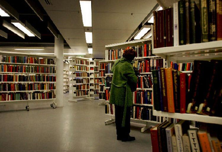 Københavns Hovedbibliotek har planer om at sende nogle af sine mange bøger i depot. En god idé, mener Biblioteksstyrelsen. Andre kalder det en rigtig dårlig idé. Foto: Finn Frandsen 