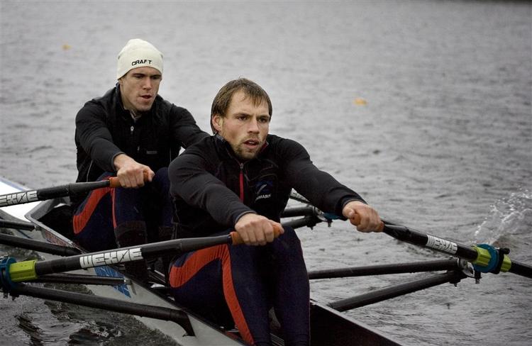 Verdensmestrene i dobbeltsculler Mads Rasmussen (baggerst) og Rasmus Quist blev valgt som årets idrætsnavn 2007 i dag. 