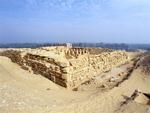 Udsigt over området med pyramidekomplekset Abusir i Egypten. 