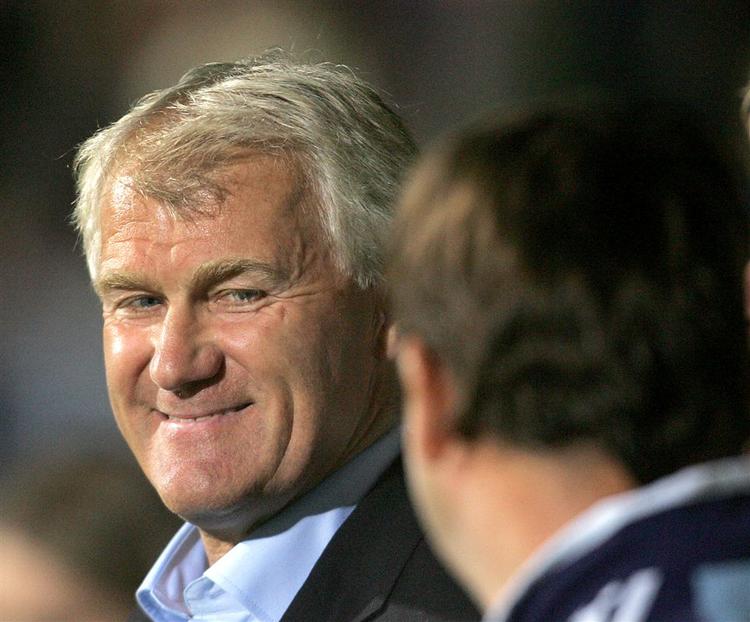 Morten Olsen får i marts 2009 i lighed med 2001 mulighed for at samle landsholdet på Malta i marts. 