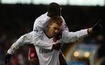 Nicklas Bendtner jubler efter sit mål for Arsenal i dagens kamp mod Burnley. 