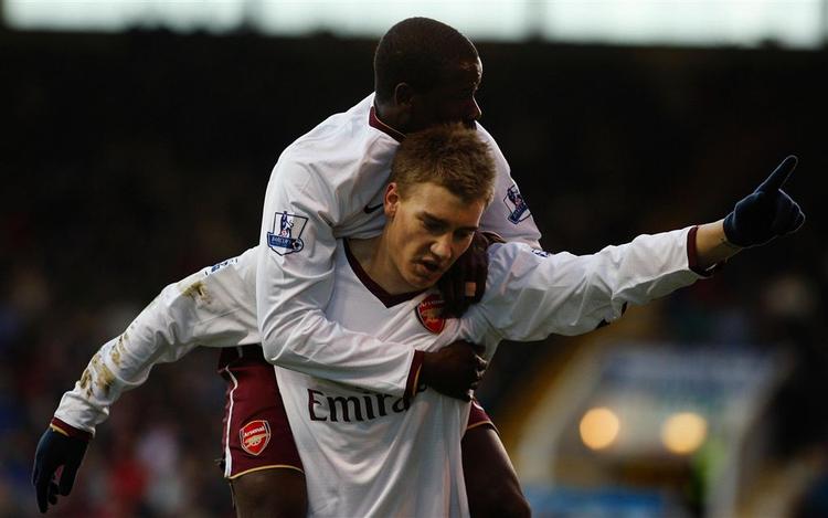 Nicklas Bendtner jubler efter sit mål for Arsenal i dagens kamp mod Burnley. 