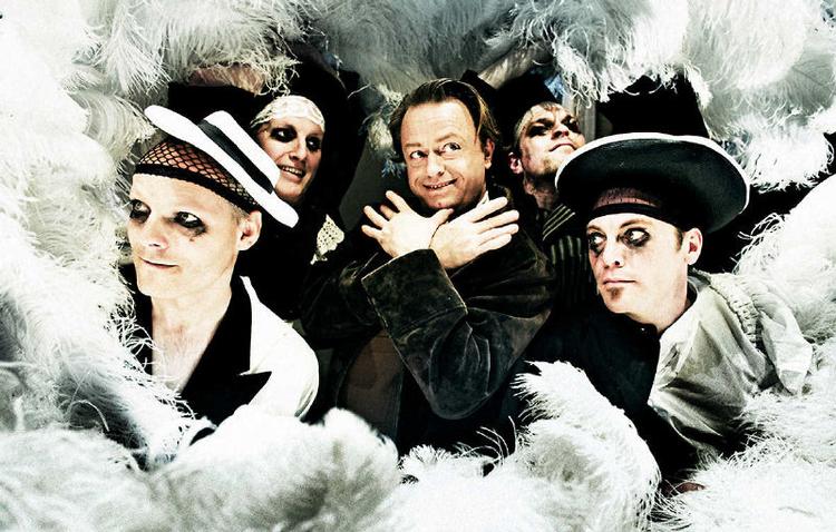 De syngende Schwanzen Sänger Knaben er nogle af dem, der har optrådt på Musikteatret Plex i Kronprinsensgade. 