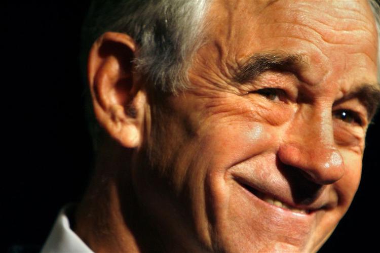 Ron Pauls tilhængere er dedikerede. Siden udelukkelsen af Paul til en afsluttende debat for republikanske kandidater, har tilhængerne dyttet og larmet sig igennem gaderne i Manchester, New Hampshire. 