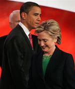 Få stemmer skiller de to demokratiske kandidater, Hillary Clinton og Barack Obama. 