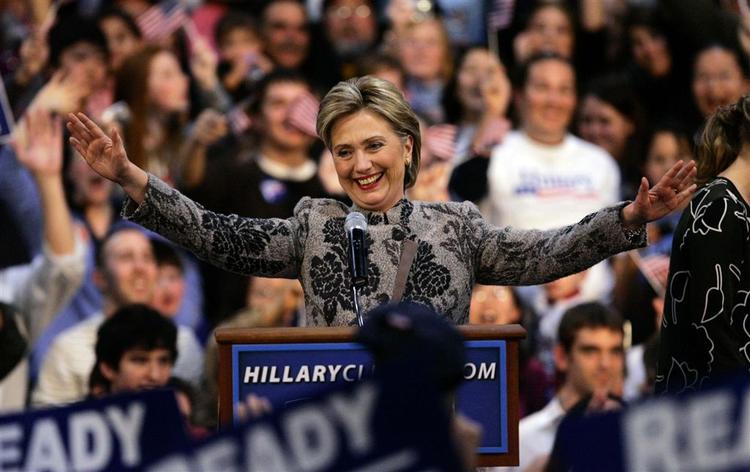 Yes, den er hjemme. Hillary Clinton vandt slag 2 ud af 50 om at blive demokraternes præsidentkandidat. 