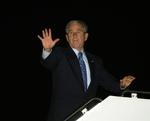 USAs præsident George Bush forlod i går Washington og satte kursen mod Tel Aviv. Han ankom hertil formiddag. 