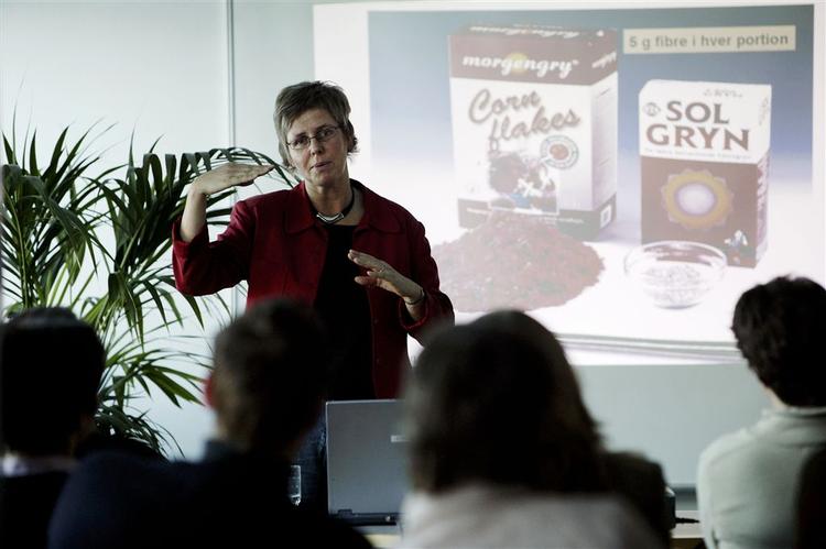 Kun uddannede diætister som Lisa Bolting på billedet må give gode råd om kost. 