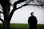 Dansk bud på en Oscar, Nordisk Filmpris - tre Bodil statuetter hvis det står til politiken dk's læsere - samt et hav af andre internationale priser. Peter Schønau Fog går hele vejen med sin første spillefilm 'Kunsten at græde i kor'. 